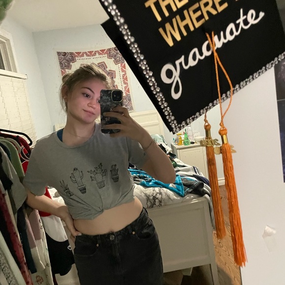 Grey graphic cactus tee - Picture 3 of 3